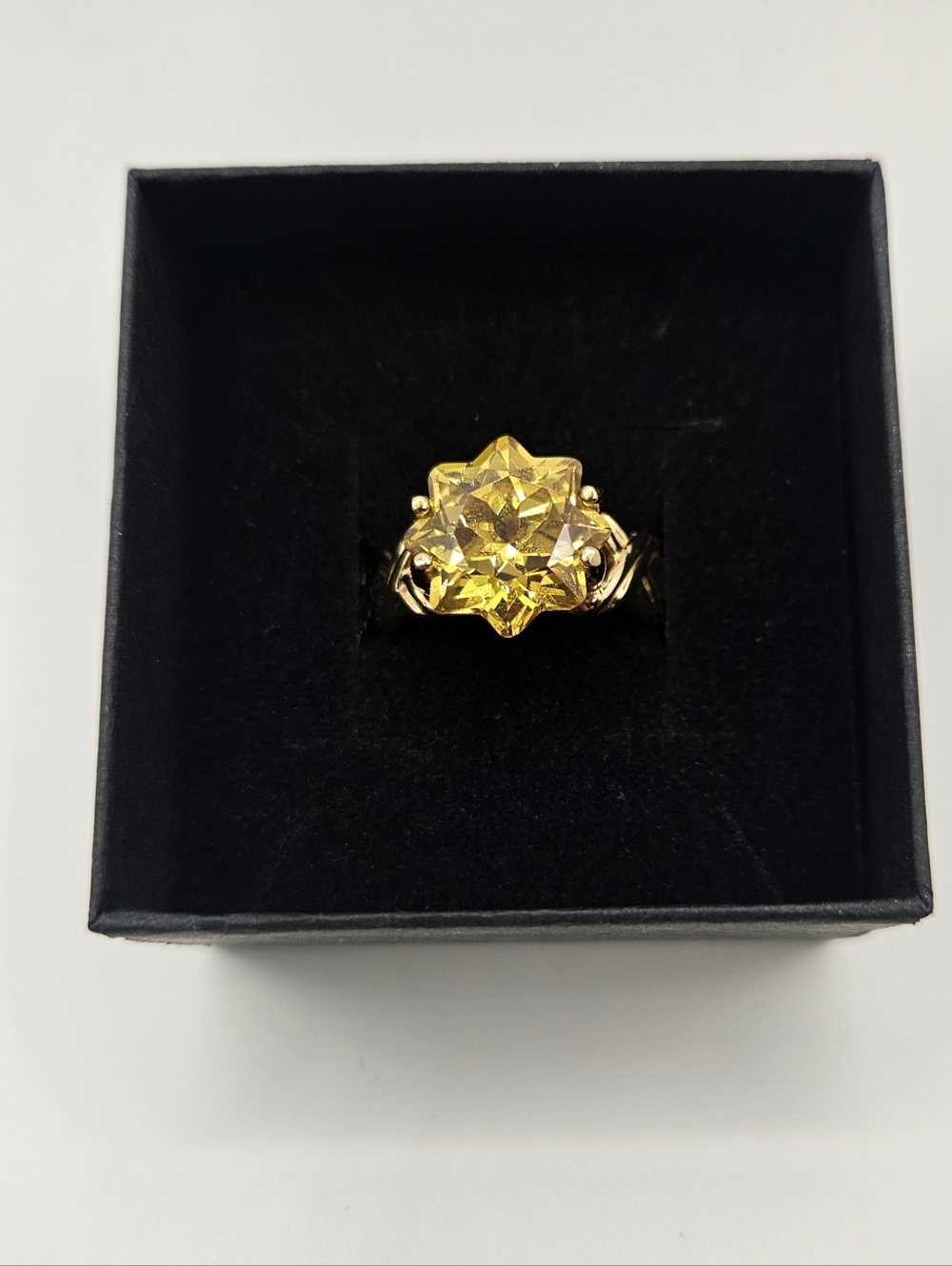 Vintage UTC Gold Over Sterling Silver Yellow Hexagram Star Stone Ring Size 7.5